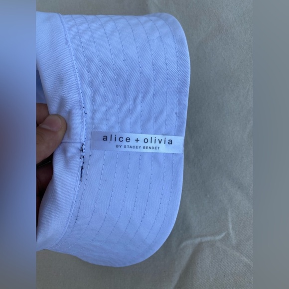 Alice + Olivia Black Bucket Hat with Daisy Floral Print OSFM Casual Beach Hat - Picture 3 of 4